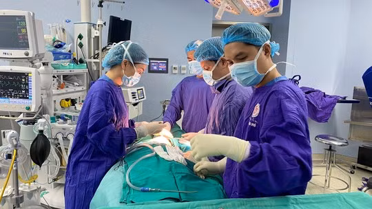 Ap xe va nhieu bien chung dang so sau tiem filler nang nguc-Hinh-2