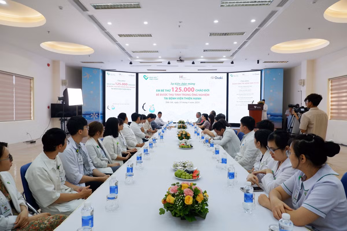 Bệnh viện Đa khoa Thiện Hạnh chào mừng em bé thứ 125.000 Benh vien Da khoa Thien Hanh chao mung em be thu 125.000