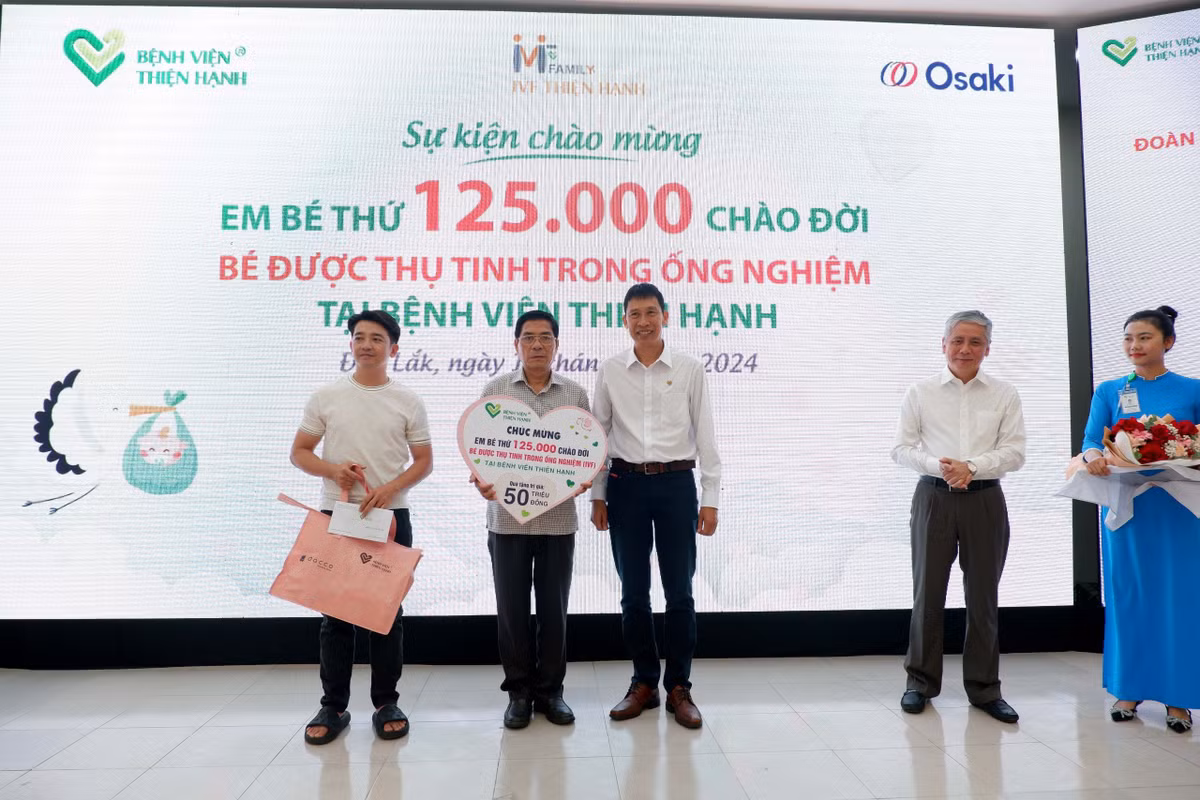 Bệnh viện Đa khoa Thiện Hạnh chào mừng em bé thứ 125.000 - Hình 4 Benh vien Da khoa Thien Hanh chao mung em be thu 125.000-Hinh-4