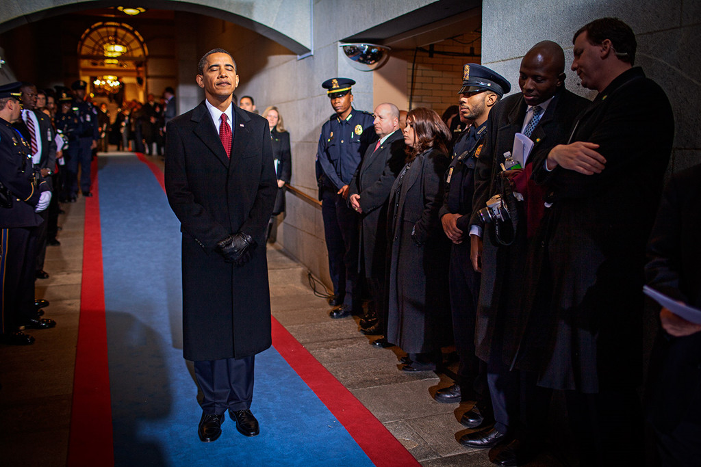 Bà Shell có mặt ở hậu trường trong lễ nhậm chức của ông Obama vào ngày 20/1/2009. Trước đó, khi cùng có mặt trong một căn phòng và nhìn thấy tay ông Obama đang đặt trên cuốn Kinh thánh, bà đã hỏi ông có hồi hộp không. "Không, tôi đã thuộc bài phát biểu từ lâu rồi. Việc này giống như làm đám cưới vậy. Tôi chỉ phải đi đến cuối cùng", ông trả lời.