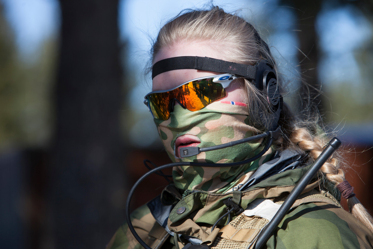 Lực lượng đặc nhiệm Na Uy từng được triển khai ở Jordan để giúp đỡ huấn luyện phe nổi dậy Syria chống lại tổ chức Nhà nước Hồi giáo (IS) tự xưng. Đến nay, chưa có nữ binh sĩ nào thuộc đội Jegertroppen được triển khai vào chiến dịch đặc biệt nhưng các chỉ huy cho rằng điều quan trọng là họ đã được huấn luyện và sẵn sàng khi cần thiết.