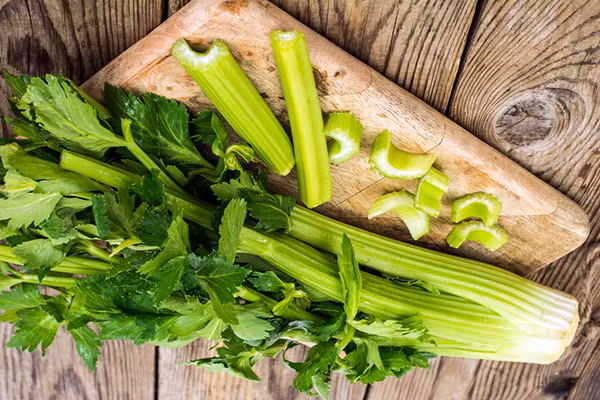 8 thuc pham khong ngo giup ban co ham rang trang khoe