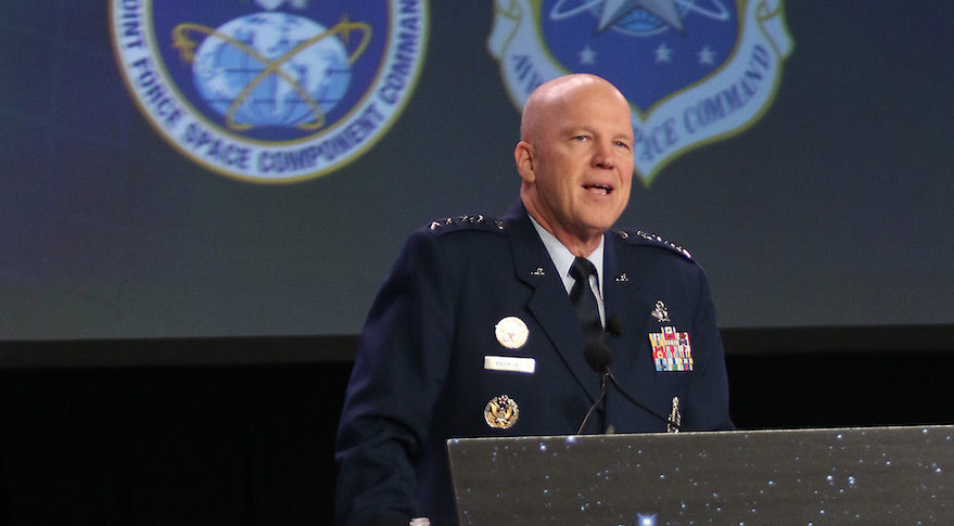 Tổng thống Trump đã chỉ định Tướng John Raymond làm người lãnh đạo Bộ Chỉ huy Không gian. Vị tướng này được ca ngợi là một chiến binh có chuyên môn về vũ trụ sâu rộng để giúp quân đội Mỹ hùng mạnh hơn và dọn đường cho một kỷ nguyên mới. Ông Raymond là người đứng đầu Bộ Chỉ huy Không gian của Không quân Mỹ có trụ sở ở Căn cứ không quân Peterson, Colorado. Ảnh: Spacenews