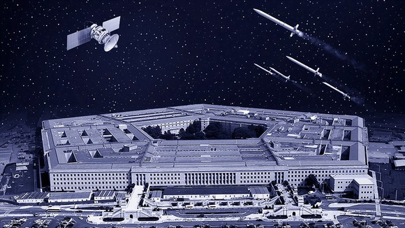 Lực lượng Không gian sẽ là nhánh quân đội mới nhất của Mỹ và là lực lượng quân đội mới đầu tiên kể từ khi không quân Mỹ hoạt động vào năm 1947. Lực lượng Không gian Mỹ là quân chủng thứ sáu của quân đội Mỹ, có nhiệm vụ bảo vệ tài sản của Mỹ trong không gian trước các mối đe dọa từ Nga và Trung Quốc. Được biết, lực lượng không gian sẽ là một phần của không quân, hoạt động theo cấu trúc tương tự mối quan hệ giữa thủy quân lục chiến Mỹ với hải quân và sẽ do một vị tướng bốn sao chỉ huy tác chiến.