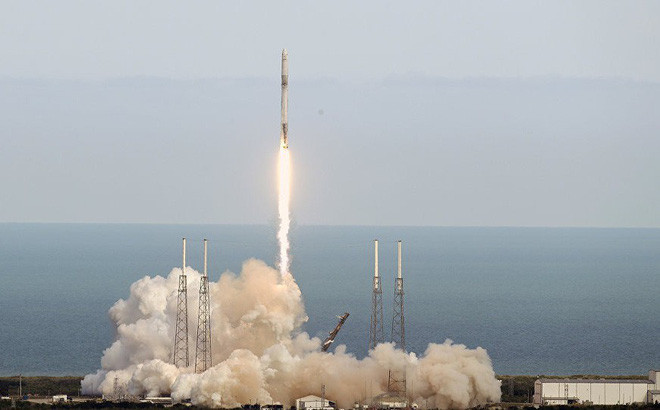 Ngoài ra cũng phải kể đến mạng lưới vệ tinh GPS, tàu vũ trụ X-37B và các tài sản vũ trụ quân sự khác. Lực lượng Không gian cũng có thể tiếp nhận tài sản, nhân sự từ Lục quân và Hải quân.