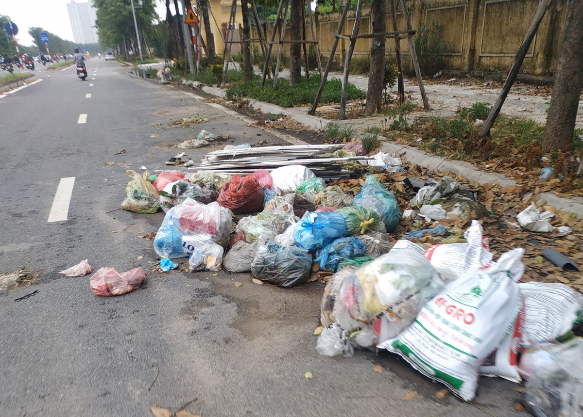 Những bãi rác tồn tài nhiều ngày nhưng không được dọn dẹp