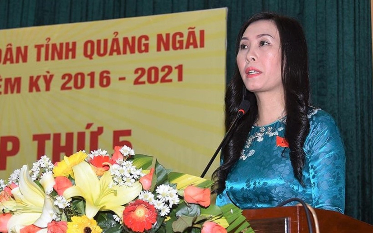 Theo đó, bà Bùi Thị Quỳnh Vân sẽ đảm nhiệm đồng thời 2 chức vụ Bí thư Tỉnh ủy và Chủ tịch Hội đồng nhân dân tỉnh Quảng Ngãi.