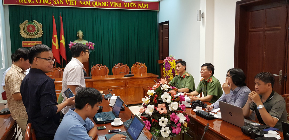 CSGT Dong Nai bi to bao ke xe qua tai: 'Nguoi dan an tam van de nay, tat ca phai duoc xu ly'
