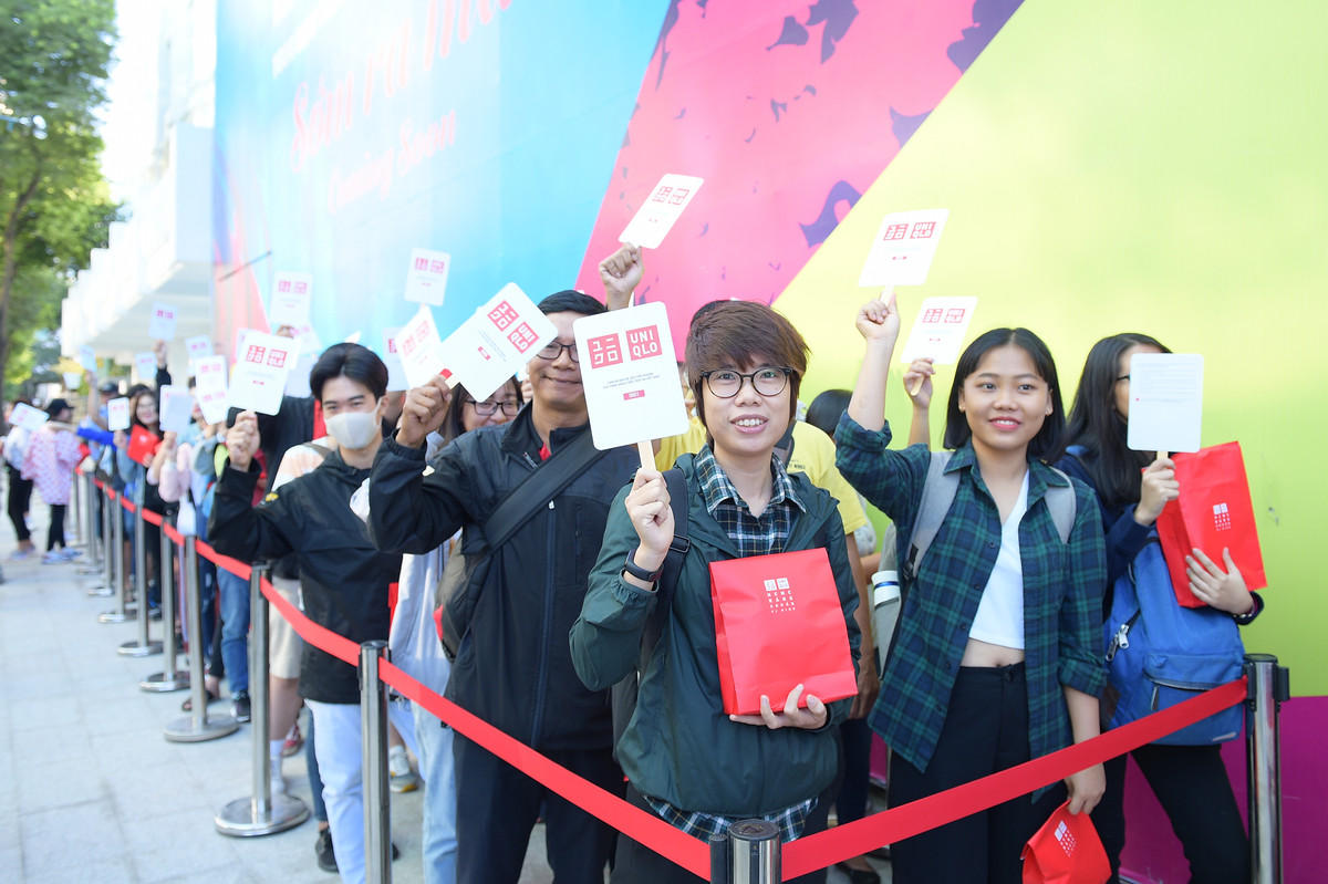 Choang ngop canh ngan nguoi Sai Gon chen chan vao Uniqlo ngay khai truong-Hinh-3