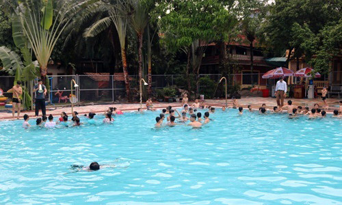 Nguyen nhan be trai tu vong o be boi Trau Vang, Ha Noi