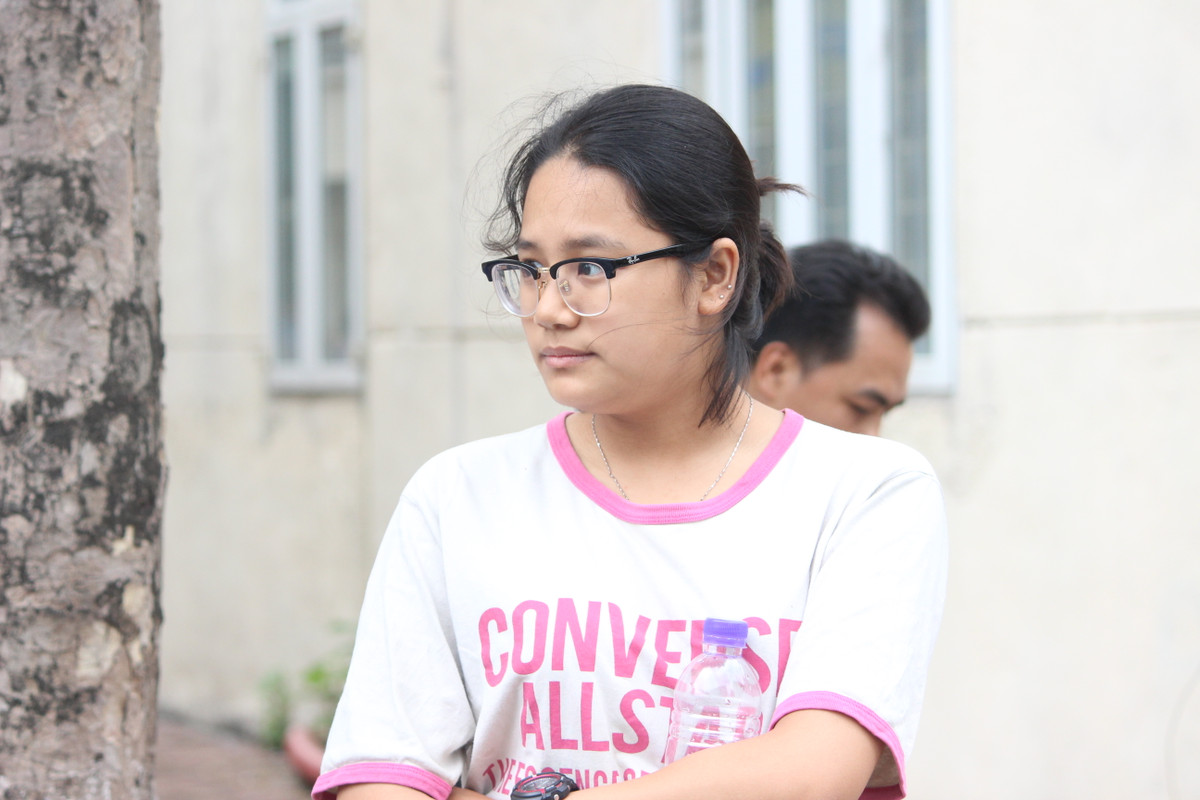 Thi mon Ngu van, nhieu thi sinh ra som mong qua diem tot nghiep-Hinh-3