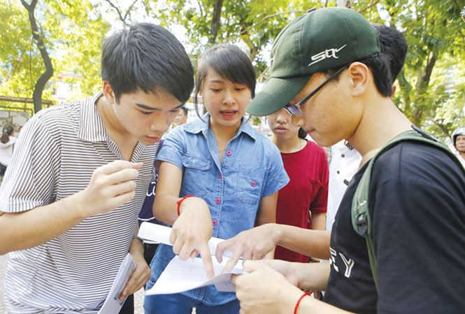 Thí sinh dự thi THPT quốc gia năm 2017. Ảnh: Như Ý.