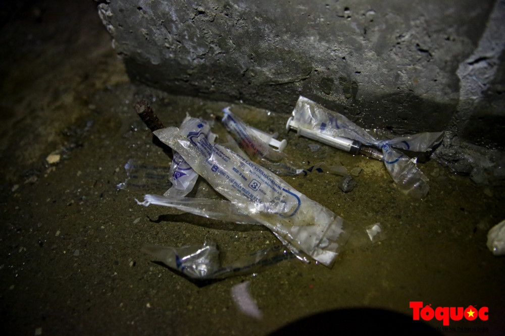 Nghi ngờ có dấu hiệu của việc sử dụng ma túy theo nhóm.