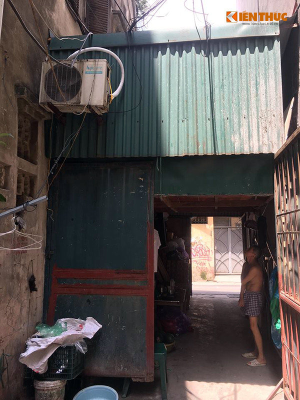 Căn nhà có gác xép nơi xảy ra vụ án mạng.