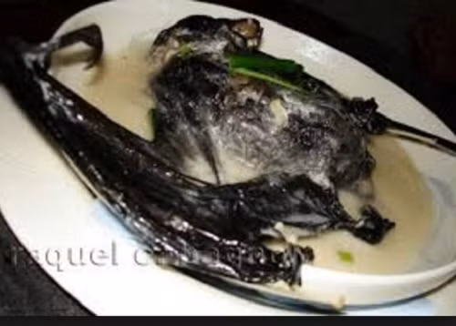 Hòn đảo Guam, phía Tây Thái Bình Dương có truyền thống ăn dơi sống nguyên con cùng nước súp dừa.