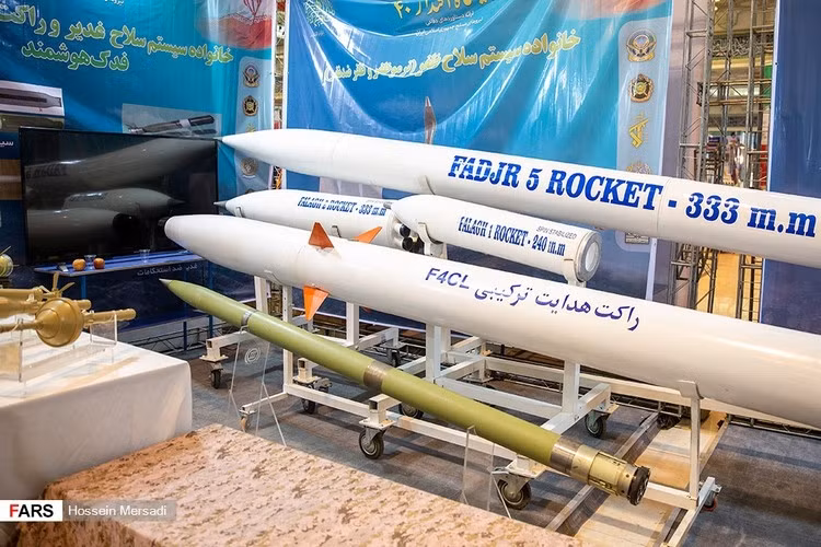 Sự nguy hiểm từ tên lửa đạn đạo của Iran đã được biết đến khi hai căn cứ quân sự Mỹ tại Iraq hứng chịu cuộc tấn công của hàng chục tên lửa đạn đạo do Tehran phóng đi nhằm trả thù cho Tướng Soleimani thiệt mạng do Mỹ không kích. Cuộc tấn công đã được Mỹ phát hiện nhưng không có cách nào để ngăn chặn.