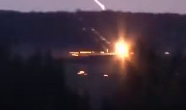 Hiện không rõ tầm bắn cụ thể của phiên bản mới Fajr-4 nhưng giới chuyên gia cho rằng, khi được phóng từ trên không, tên lửa này có thể diệt được những mục tiêu ở xa gần 200km. Như vậy, chiến đấu cơ Iran với tên lửa Fajr-4 đủ sức để đặt nhiều căn cứ của Mỹ tại Iraq, Syria và cả mục tiêu của Israel vào vòng nguy hiểm.