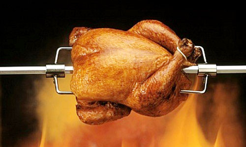 Vì vậy, hãy chuẩn bị đầy đủ mọi thứ trước khi nướng như dầu ăn, muối tiêu, đĩa đựng gà...Việc tập trung khi nướng sẽ giúp món ăn ngon hơn, tránh nguy cơ bị cháy.