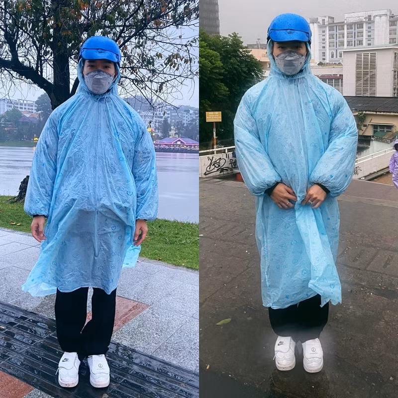 Đi du lịch nhiều khi là cơ hội để các bạn trẻ thử nhân phẩm của mình có tốt hay không. Điển hình như anh bạn đi du lịch Đà Lạt nhưng trời mưa tầm tã này.