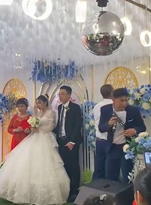 Dù con cái thành gia lập thất là niềm hạnh phúc của cả con và phụ huynh nhưng những ngọt nước mắt cũng rất đáng đồng cảm.