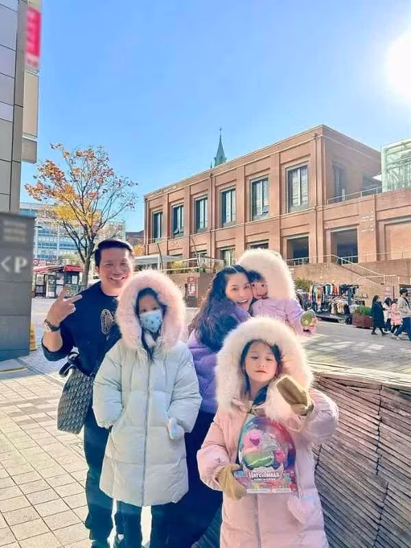 Không chỉ được "ăn sung mặc sướng", Đoàn Di Băng tiết lộ, mức lương hiện tại của 1 trong 3 “bà vú” đã lên đến mức 120 triệu đồng/ tháng.