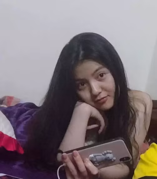 Nhan sắc quá khứ của Chu Thanh Huyền không có gì nổi bật ngoài nước da.