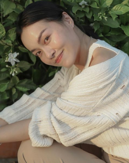 Với những ai đam mê xê dịch chắc chắn không còn xa lạ gì với nữ blogger Lê Hà Trúc. Cô nàng sinh năm 1996 luôn biết cách khiến khán giả trầm trồ bởi những màn vi vu sang chảnh trong và ngoài nước của mình.