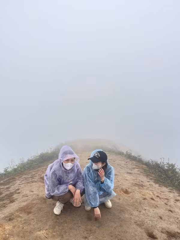 Cũng chung tình trạng đó, nhiều bạn trẻ cũng nhanh chóng khoe những lần mình bắt gặp mây mù ở Tà Xùa.