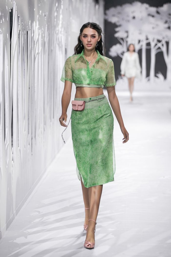 Vóc dáng mỹ miều cùng gương mặt xinh đẹp của Dianka khiến người ta mê mẩn.