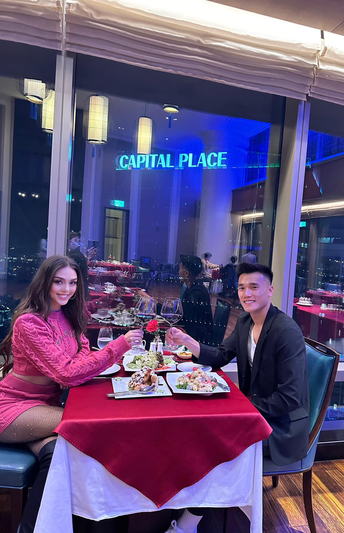 Thủ môn quốc dân một thời bày tỏ niềm vui vì bà xã được làm công việc yêu thích.