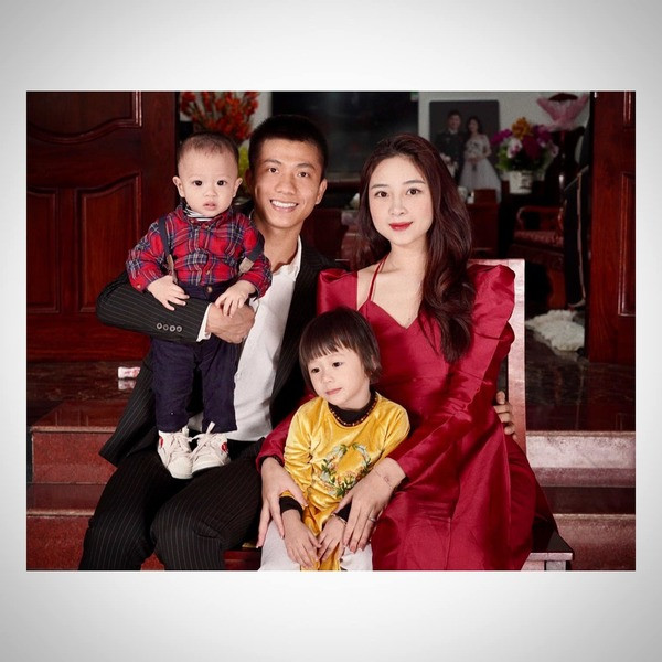 Ở độ tuổi 27, Phan Văn Đức đã có nhà, có vợ, có con, có xế xịn. Có thể nói, thành công ở độ tuổi như anh là điều mà nhiều người phải mơ ước.