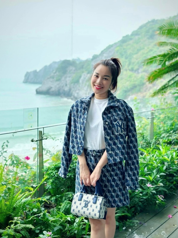 Sau thành công của "Nhật ký Vàng Anh", Lê Minh Hương không lựa chọn con đường tiếp tục làm diễn viên mà rẽ sang một hướng đi mới, chuyên tâm vào chăm lo sự nghiệp riêng và gia đình.