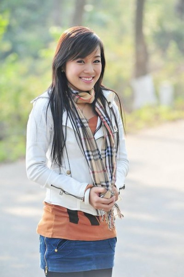 Nhắc đến Minh Hương (sinh năm 1986), khán giả sẽ nghĩ ngay đến vai diễn Vàng Anh trong bộ phim truyền hình dành cho tuổi teen đình đám một thời, phát sóng năm 2006 là Nhật ký Vàng Anh.