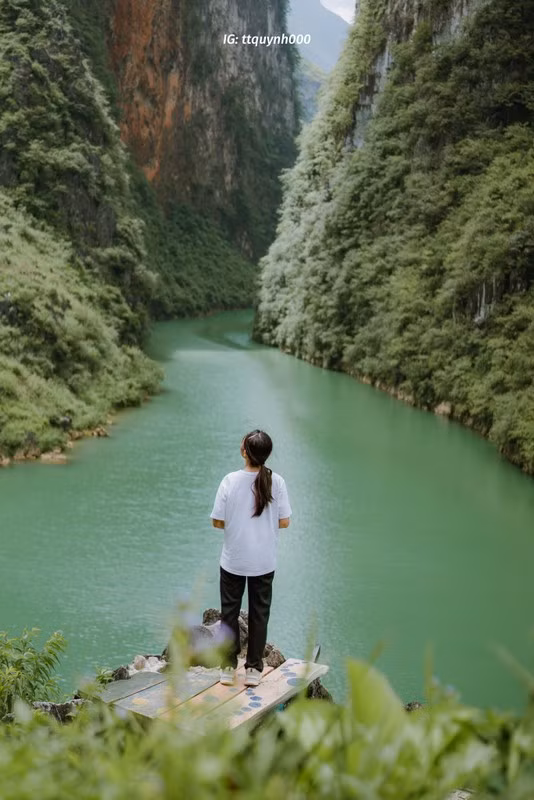 Khí hậu, cảnh quan hùng vĩ tại Hà Giang rất thích hợp cho các bạn trẻ check in, sống ảo, đồng thời xả stress sau những ngày làm việc mệt nhọc. Ảnh: Trần Thu Quỳnh