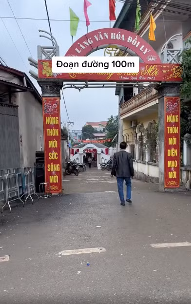 Thậm chí, nhiều người nói vui sợ khúc đưa dâu đón dâu lộn nhà hoặc sẽ có khối người lấy nhầm ra máy ra về.