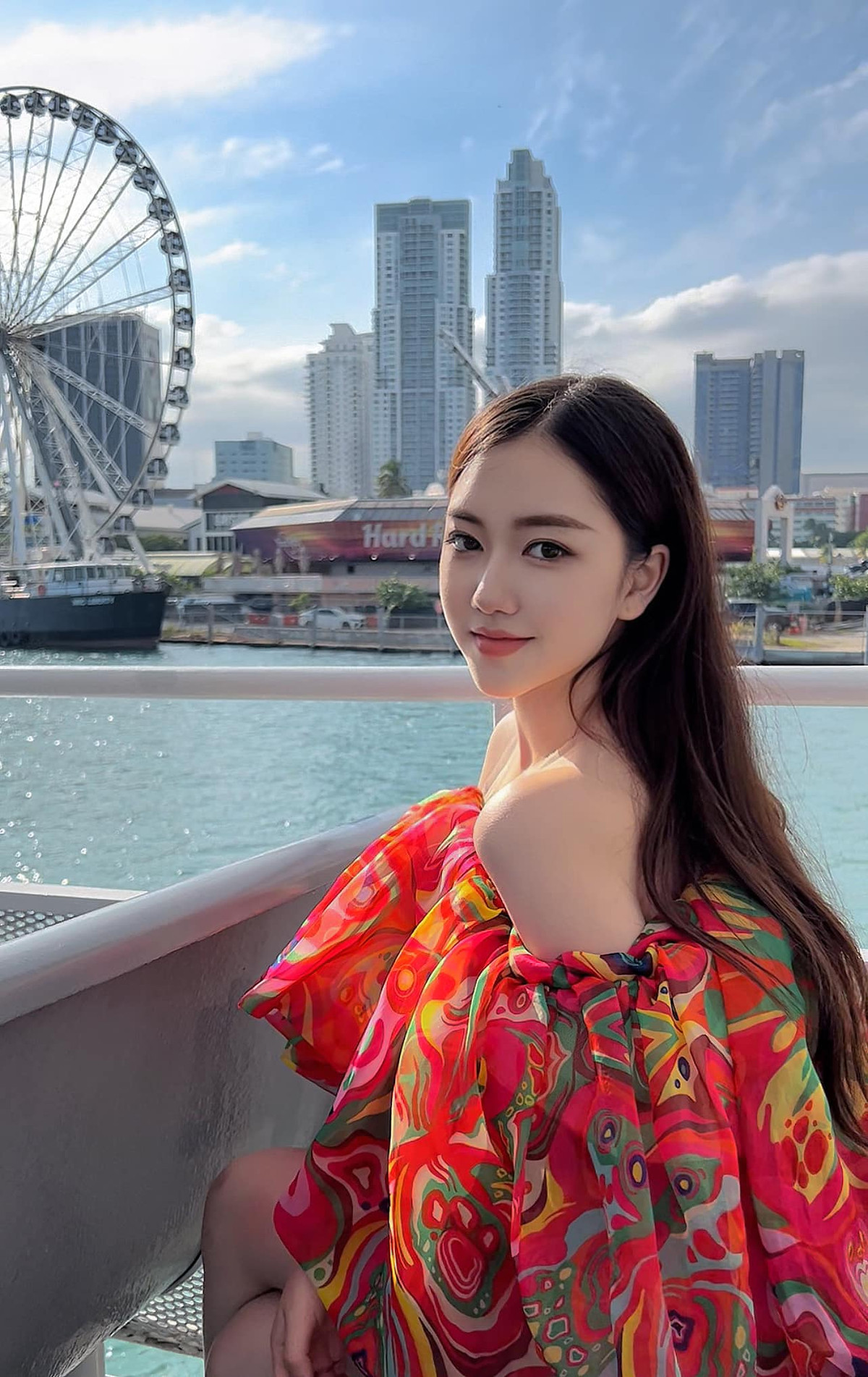 Là người mẫu ảnh, gương mặt quảng cáo cho nhiều nhãn hàng nên Thoại Nghi rất có ý thức trong việc làm đẹp, giữ gìn sắc vóc từ khi còn học cấp 3.