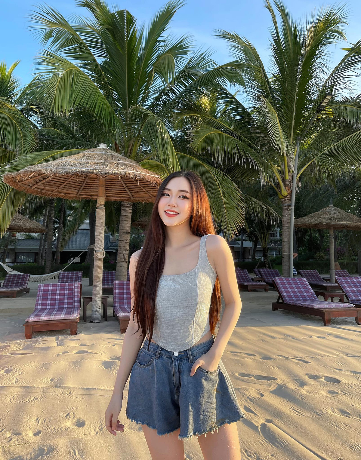 Không chỉ gây ấn tượng với sắc vóc xinh đẹp hơn người, gái xinh này còn khiến ai cũng phải trầm trồ, ngưỡng mộ khi có thu nhập "cực khủng".