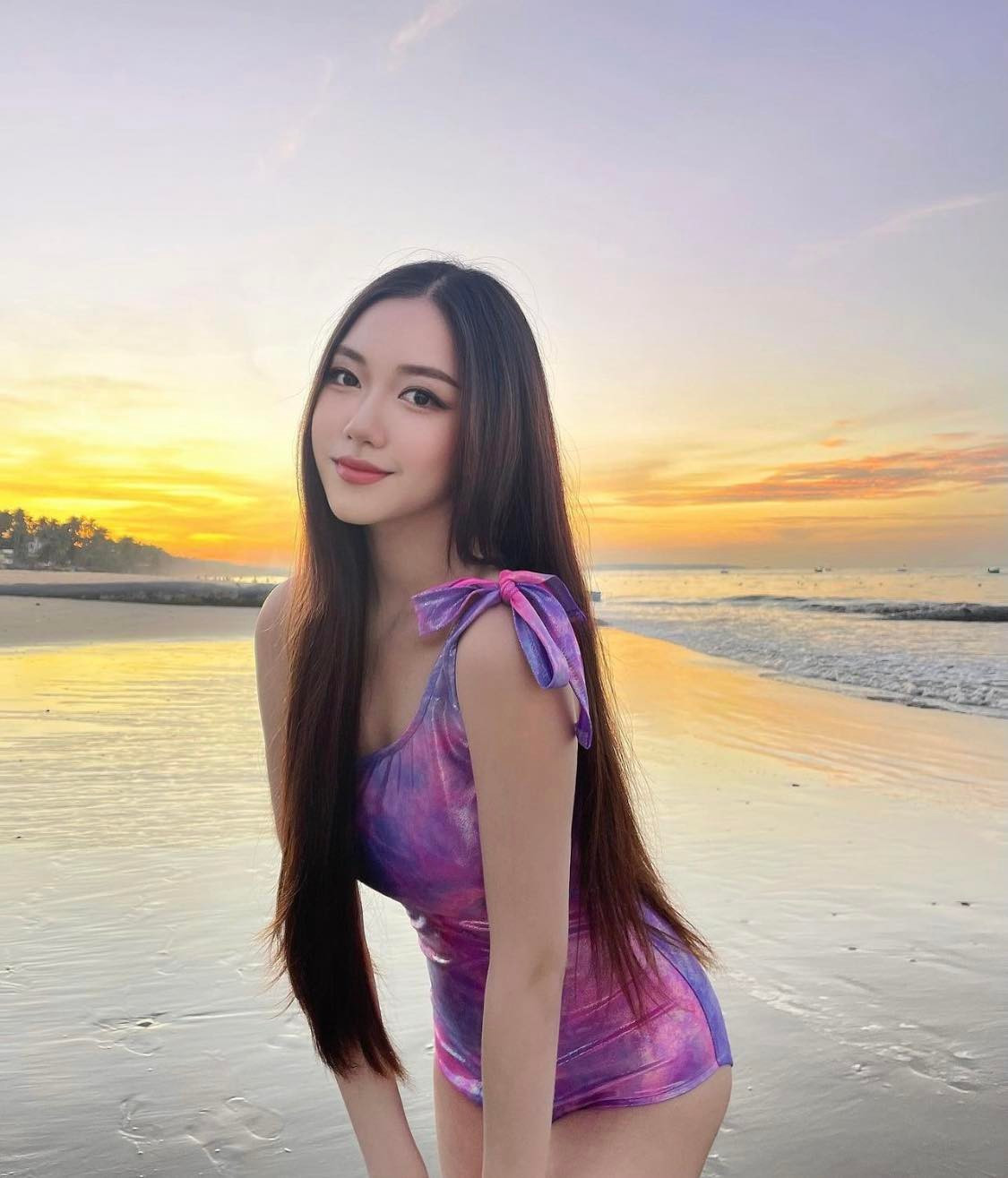 Với chiều cao 1m74 cùng thân hình quyến rũ, bí quyết được nữ sinh bật mí là chăm chỉ luyện tập và có chế độ ăn uống hợp lý. Ảnh: FBNV