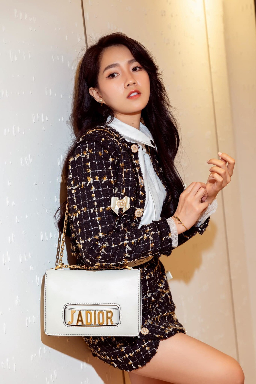 Đặc biệt, Kiều Trinh cũng khẳng định không liên quan và chưa từng vay mượn tiền của chủ nhân bài "phốt". Hiện tại, cô đã khóa phần comment. Cô cũng cho biết sẽ không đề cập gì đến ồn ào này và ủy quyền giải quyết vụ việc cho luật sư.