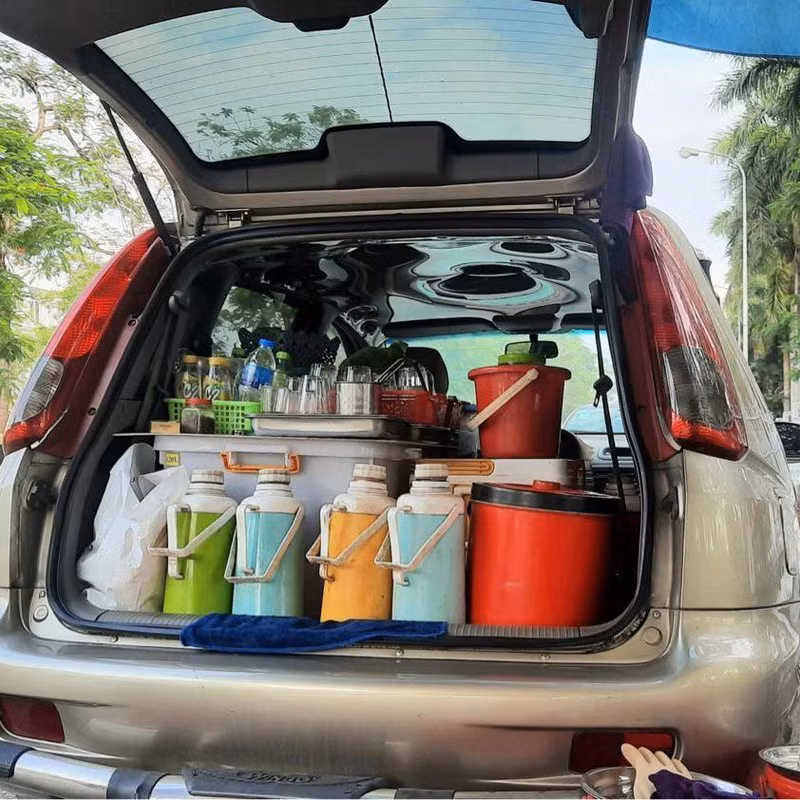 Dù chưa biết thực hư bức ảnh trên ra sao nhưng hiện tại khoảnh khắc này đã được chia sẻ trên rất nhiều trang mạng xã hội và nhận được bình luận sôi nổi từ những người dùng mạng.