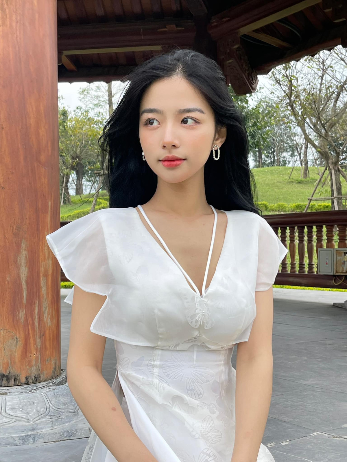 Từ khi nổi tiếng, từ một nữ sinh với vẻ ngây thơ, trong sáng, hiện tại Phan Hằng đã "lột xác" trở nên phong cách, cá tính hơn. Ảnh: FBNV