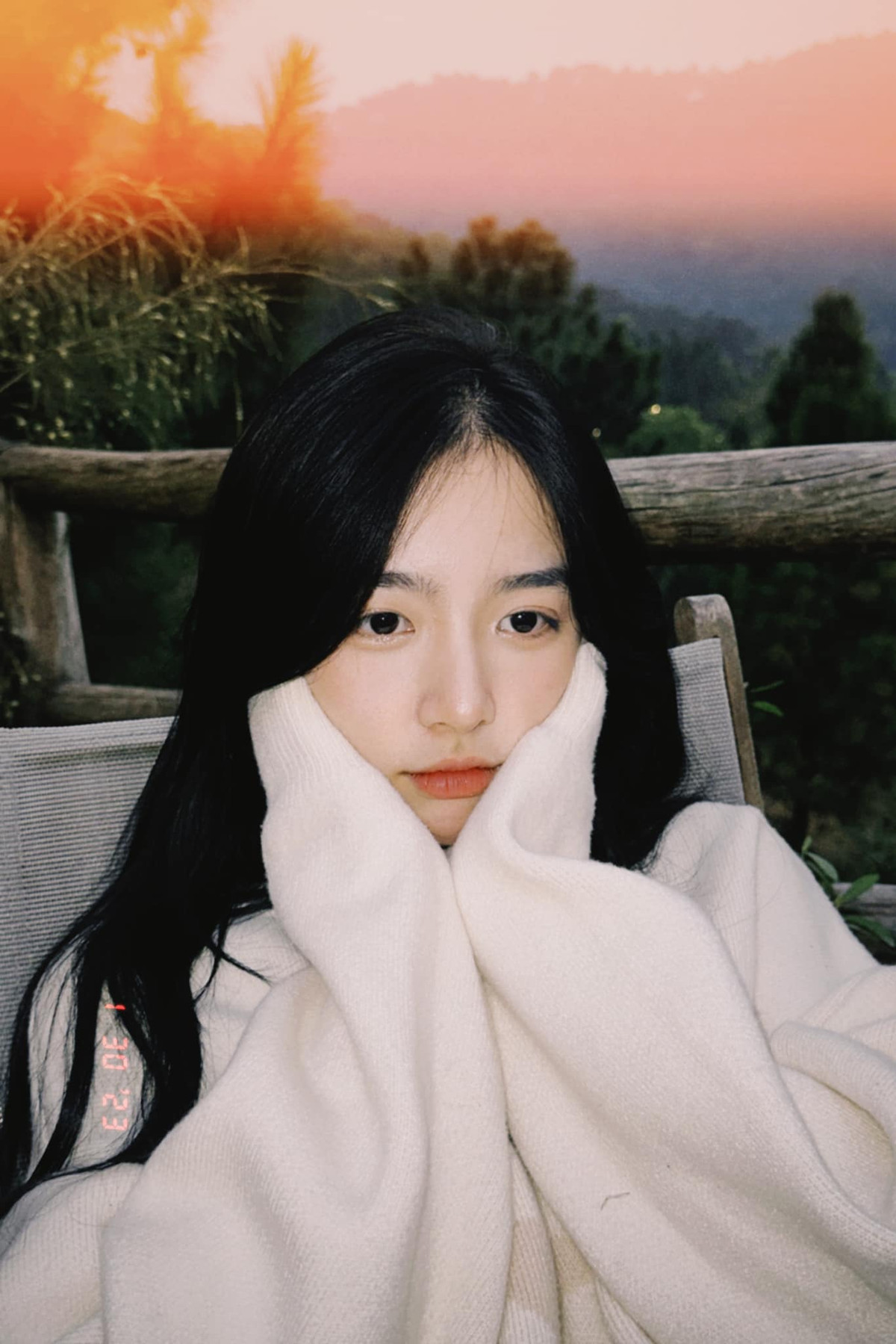 Hiện tại, cô vừa là sinh viên, vừa là KOLs giới trẻ, người mẫu ảnh thời trang, MV...