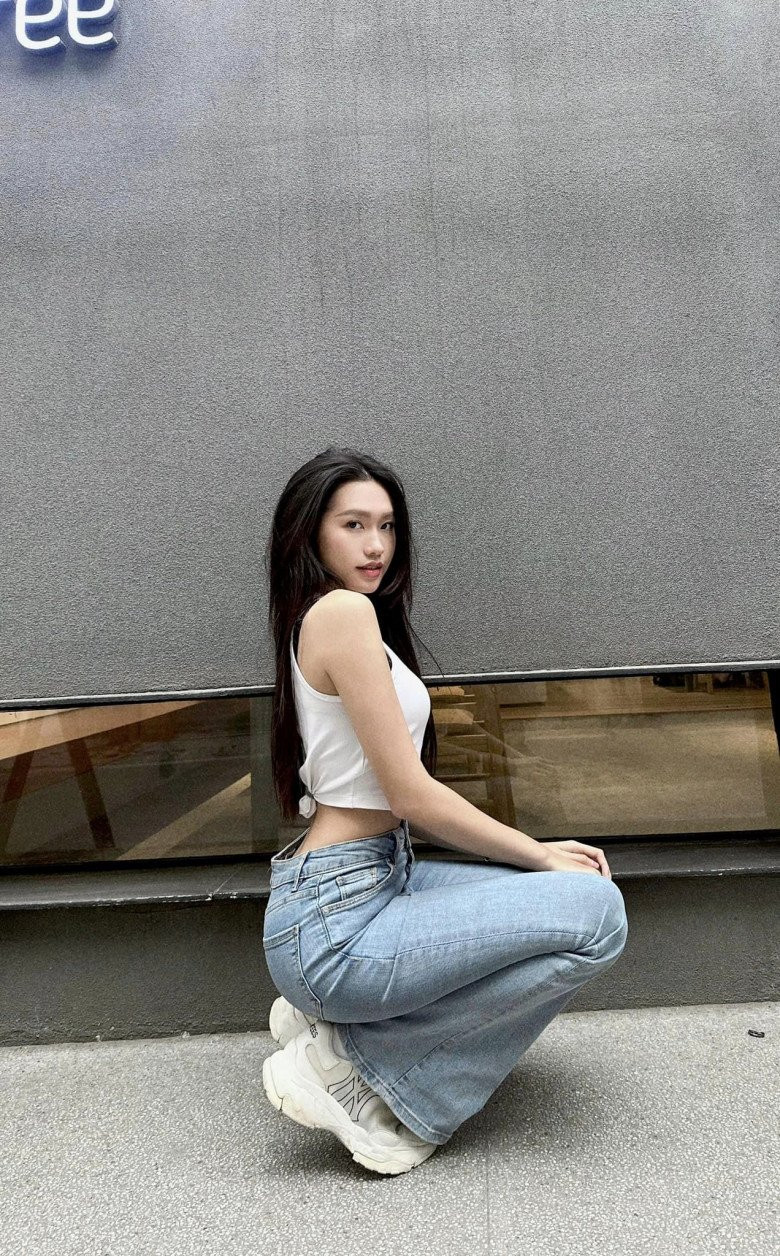 Thời điểm còn thi hoa hậu, Doãn Hải My được công bố với chiều cao 1,67m, số đo ba vòng 78-56-89cm.