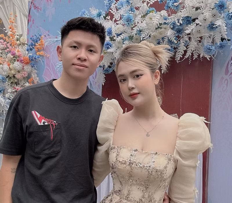 Vũ Tiến Long là 1 trong những "chân sút" lấy vợ sớm bậc nhất đội tuyển U23 Việt Nam.