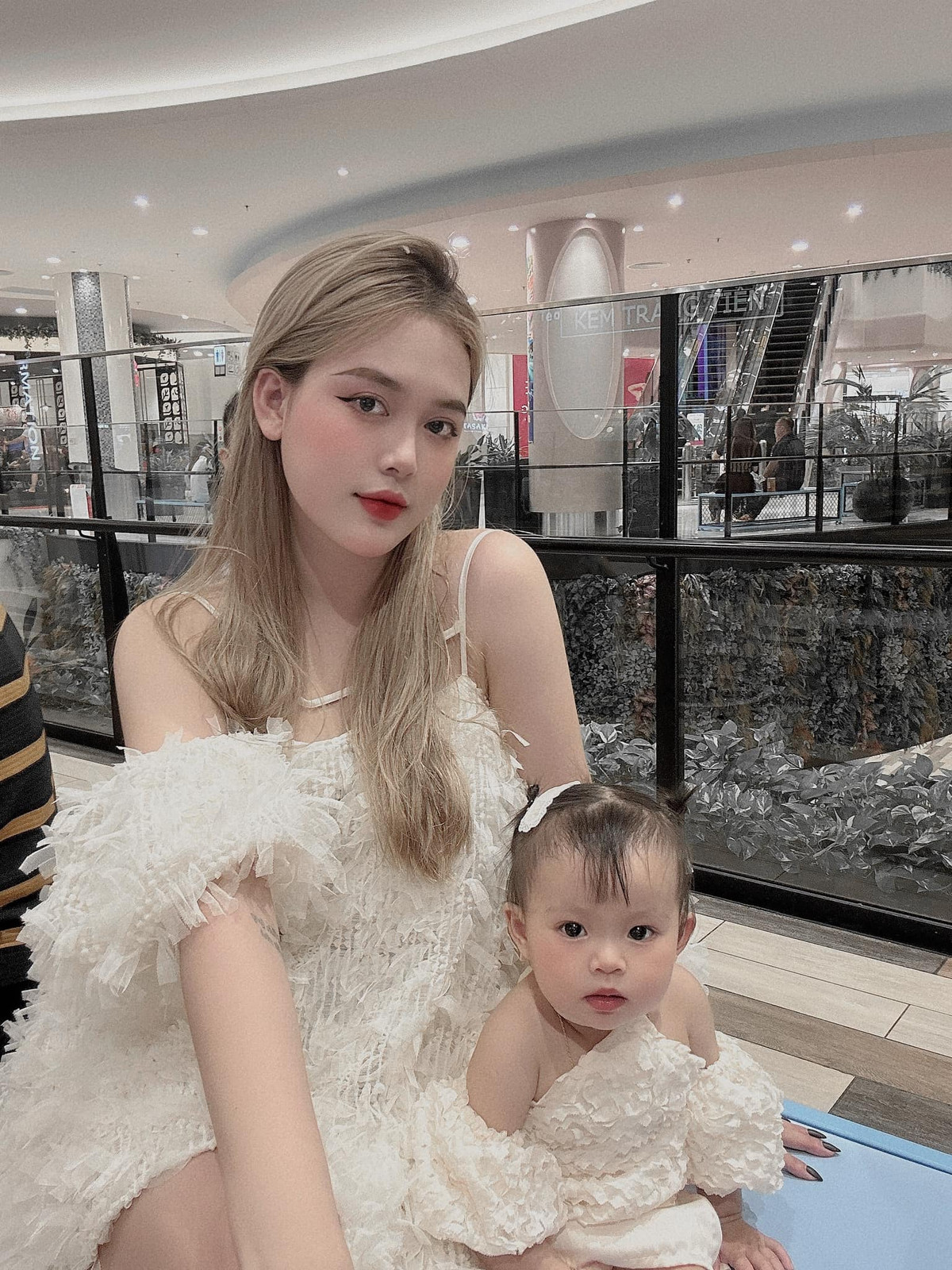 Diễm Quỳnh được nhận xét là một trong những nàng WAGs nóng bỏng của tuyển U23 Việt Nam.