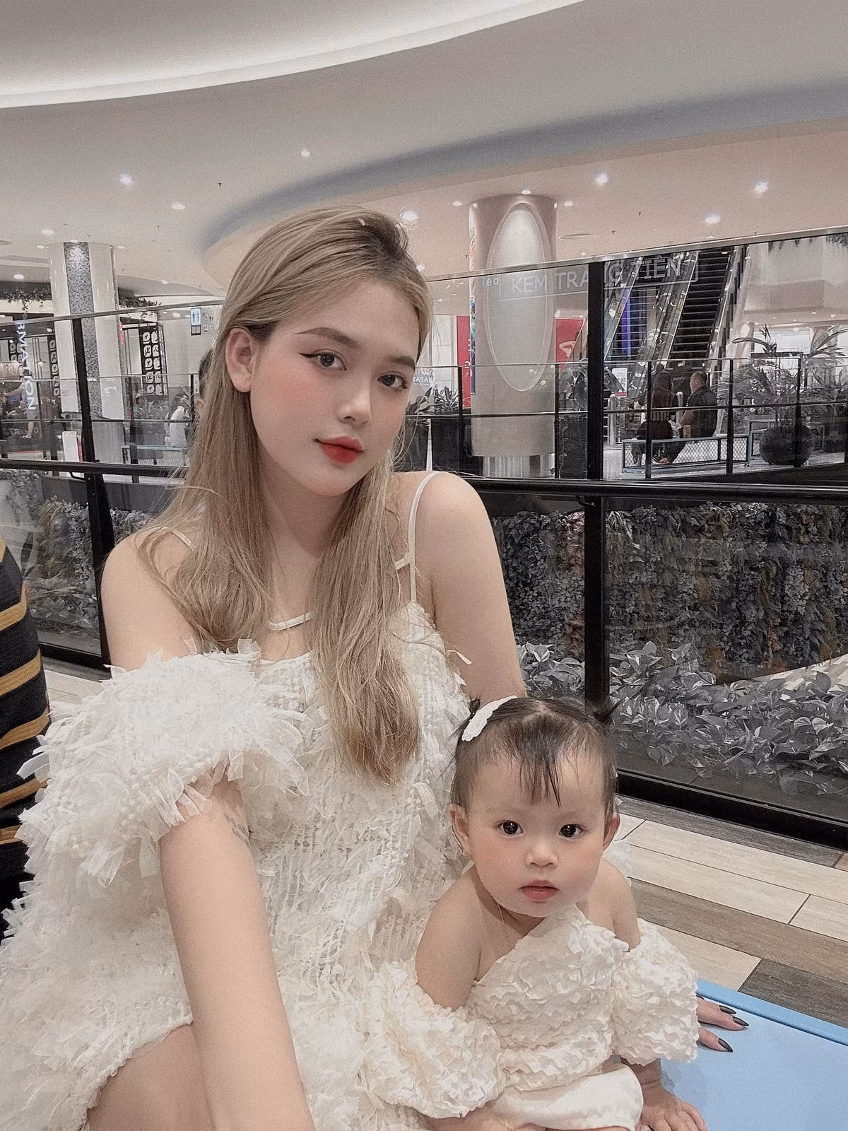 Diễm Quỳnh được nhận xét là một trong những nàng WAGs nóng bỏng của tuyển U23 Việt Nam.