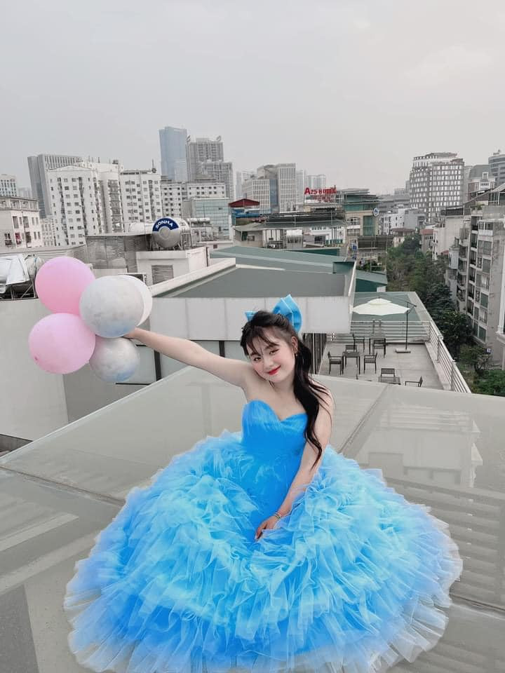 Diện mạo ngày một khác của Phúng Phính luôn là đề tài gây chú ý với mọi người.