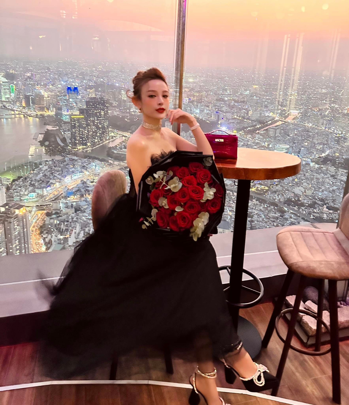 Nổi lên từ cuộc thi Miss Teen 2009, Huyền Baby là hot girl 8x đình đám một thời.