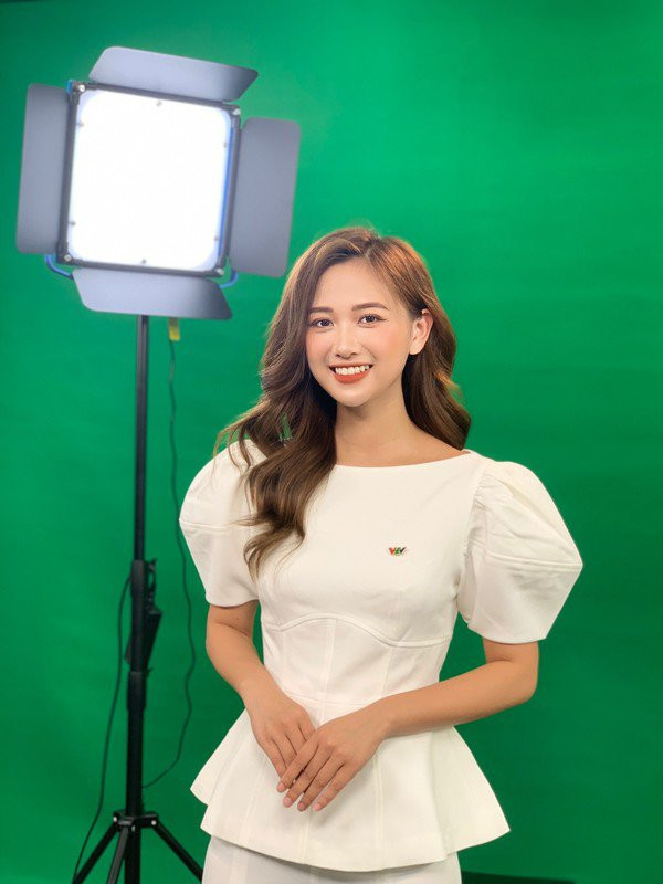 Thu Hương hiện đang là người mẫu ảnh, nữ MC và tham gia cộng tác một số chương trình cho VTV8.