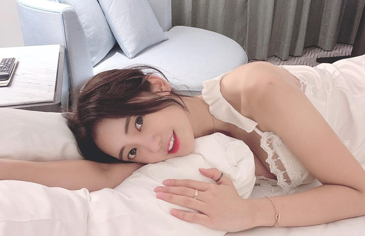 Dân mạng còn lập nhiều fanpage với hàng trăm thành viên thường xuyên hoạt động và theo dõi cô gái này. Ảnh: IGNV